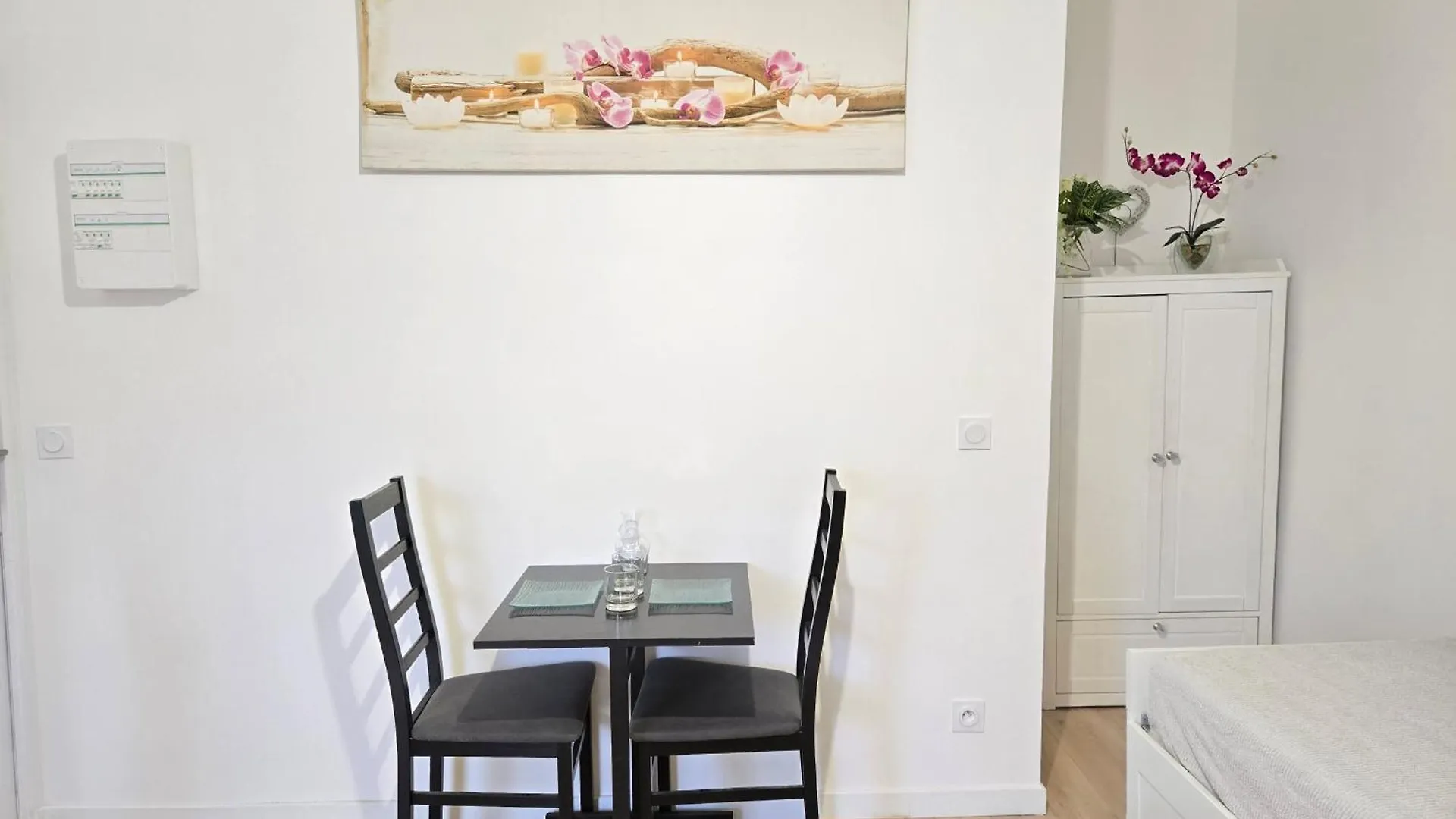 Apartment Studio Neuf Avec Terrasse A Yerres, 200M De La Gare